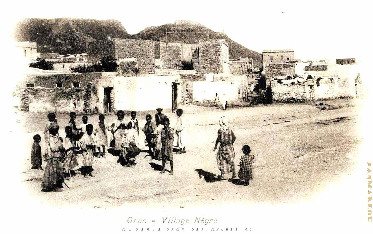 CA a- 008- Village negre.jpg